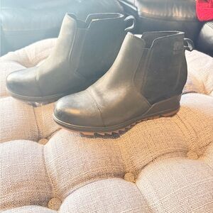 Sorel Evie II Black Ankle Booties